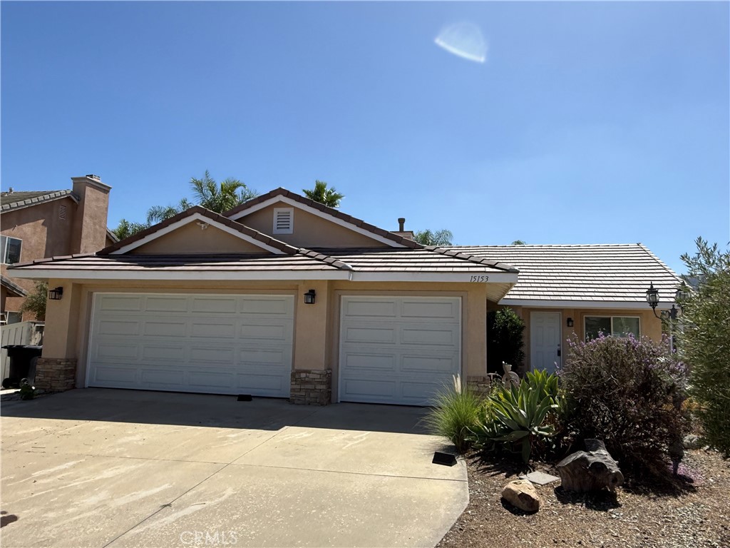 15153 Etienne Property Photo 1