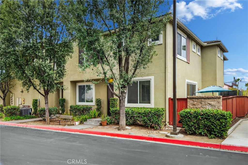 27571 Darrington Avenue 2 Property Photo 2