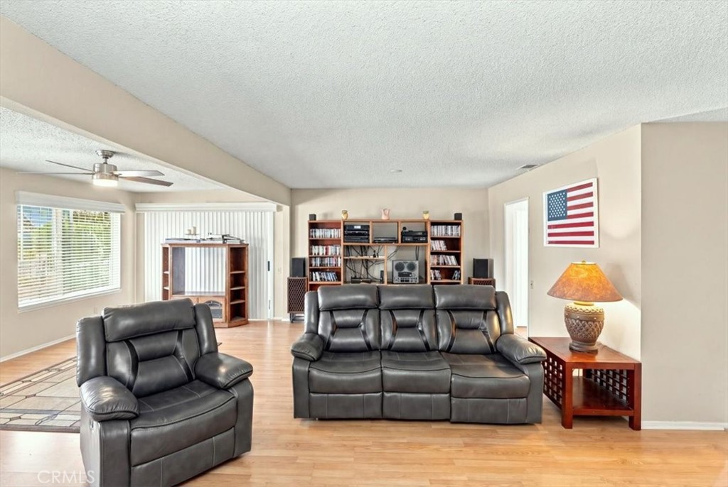 26401 Harrisburg Property Photo 11
