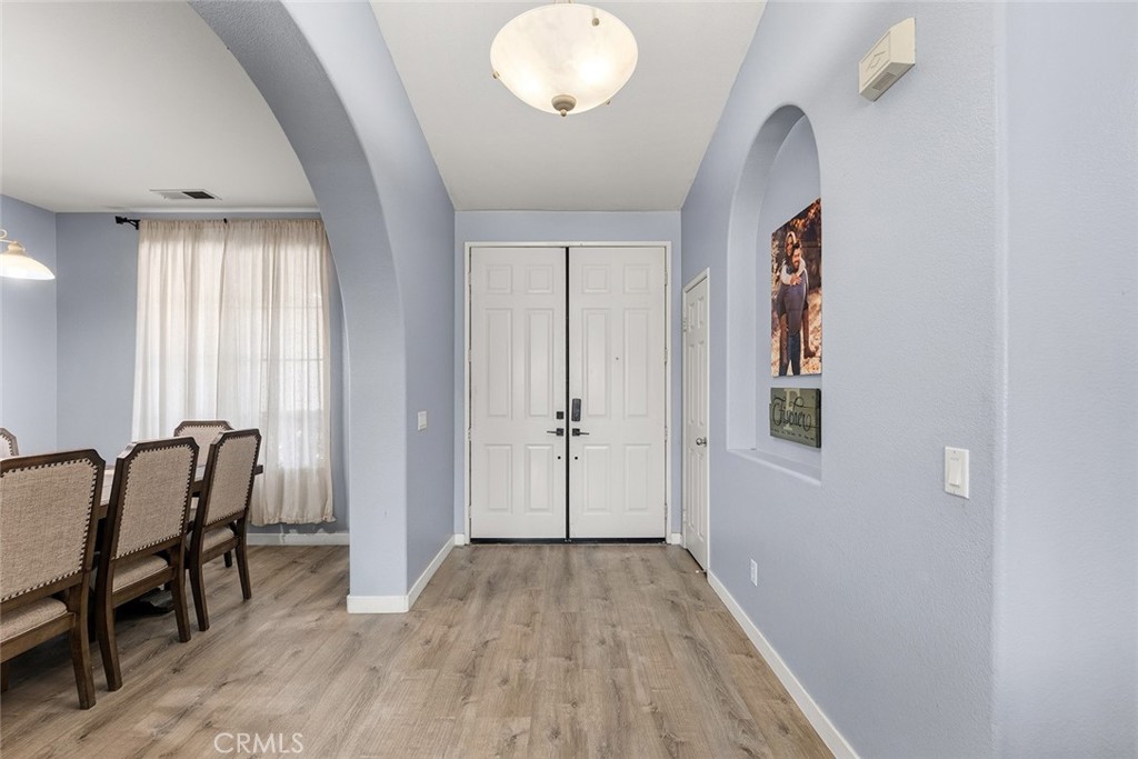 17229 Prairie Mile Road Property Photo 4
