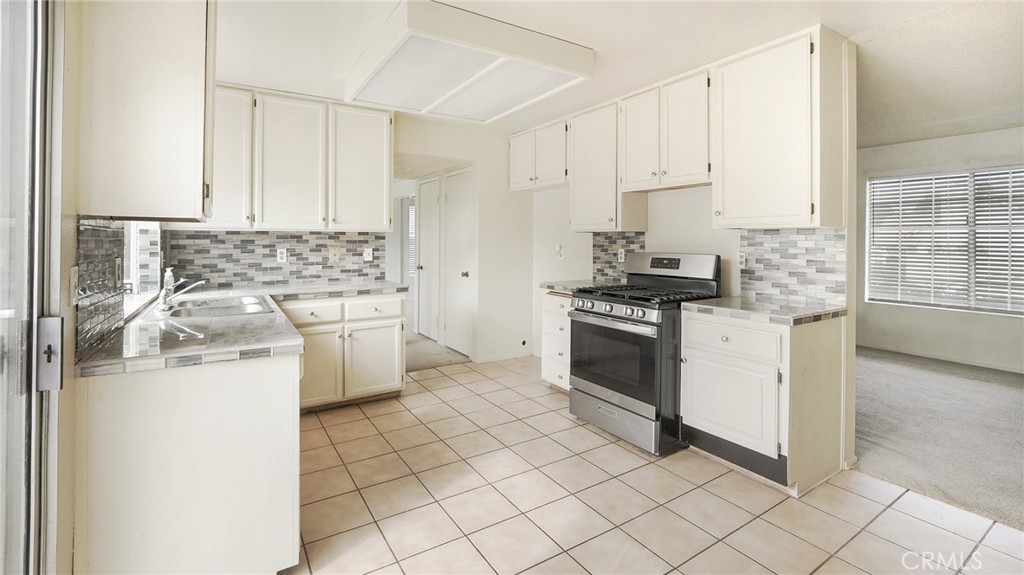 42126 Roanoake Street Property Photo 11