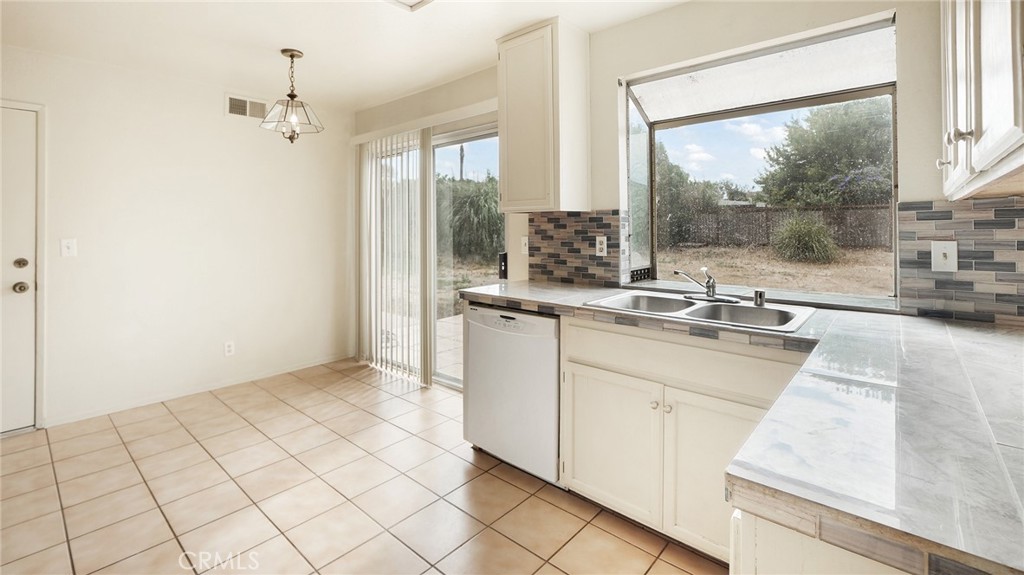 42126 Roanoake Street Property Photo 13