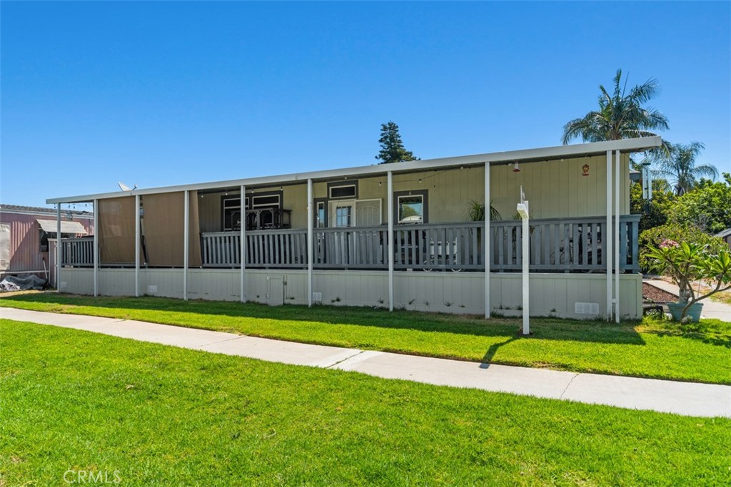 5815 La Palma Ave 304 Property Photo 2