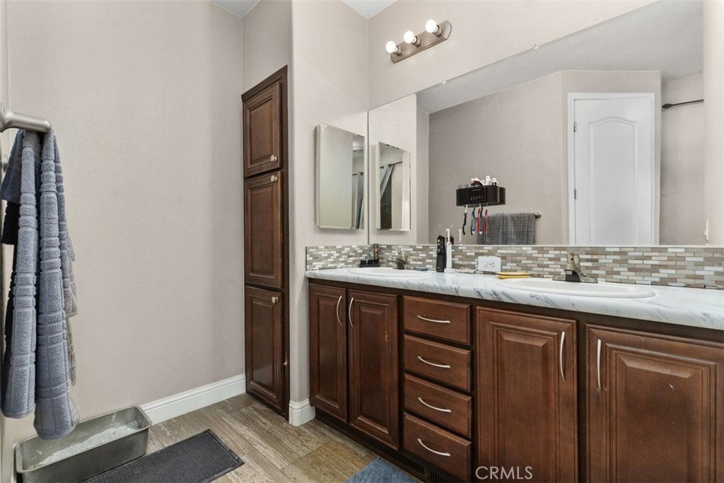 5815 La Palma Ave 304 Property Photo 23