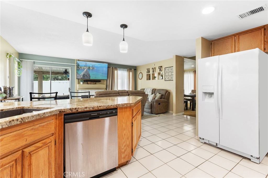 39885 Wild Canary Ln Property Photo 8
