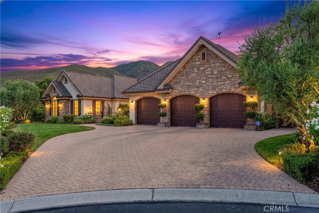 22121 Lynx Court Property Photo 1
