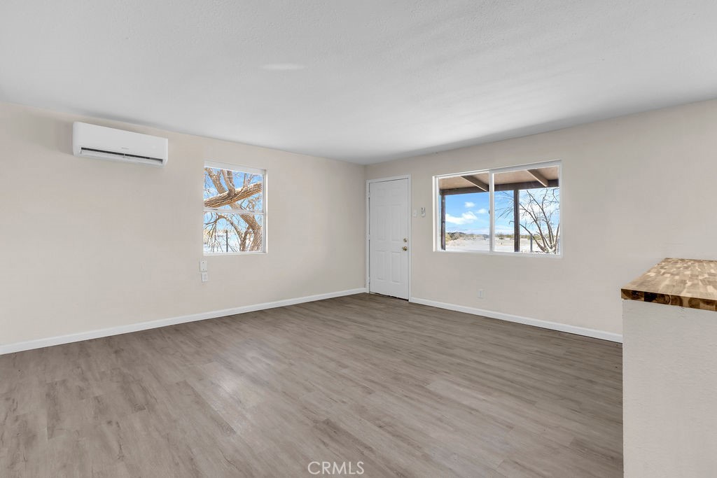3852 Midway Road Property Photo 7