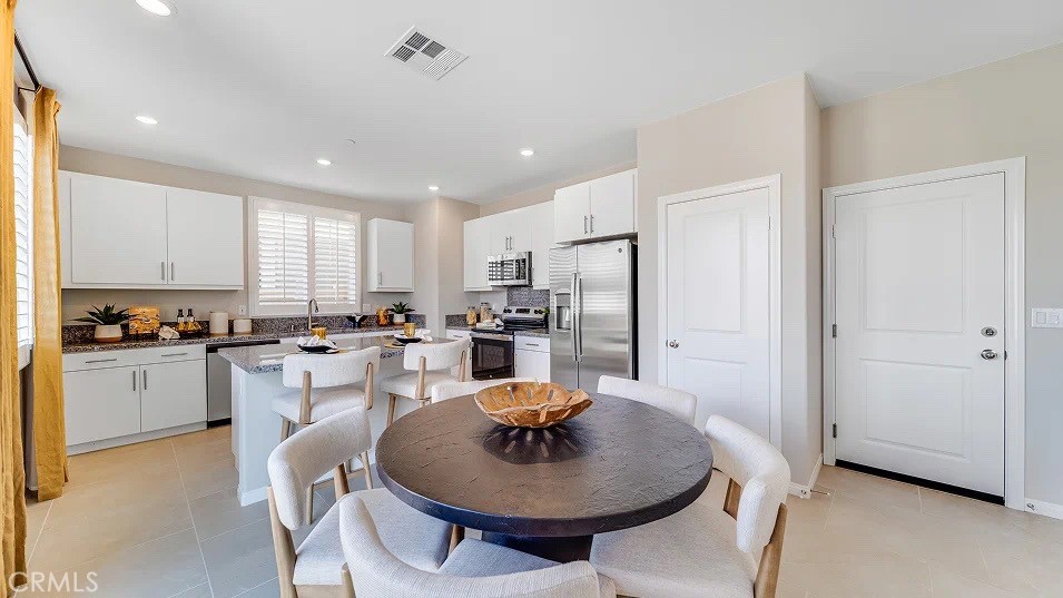 27284 Sitar Circle Property Photo 4