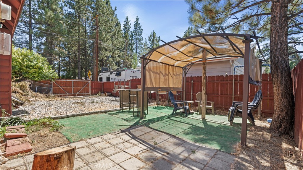 109 Arbor Property Photo 24
