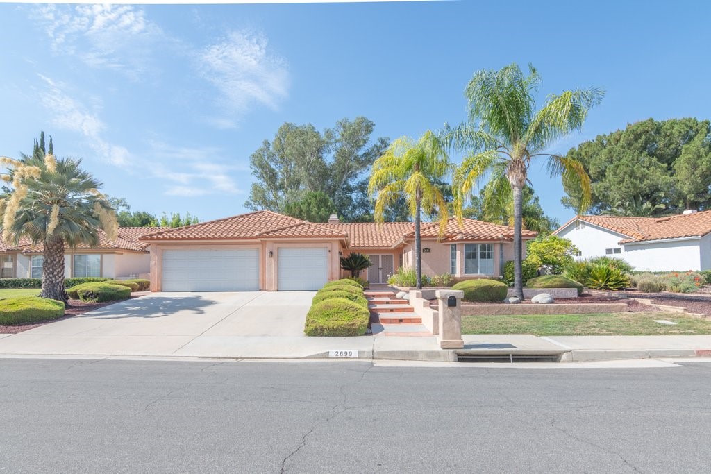 2699 Peach Tree St Property Photo 1