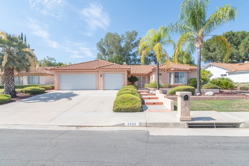 2699 Peach Tree St Property Photo 3