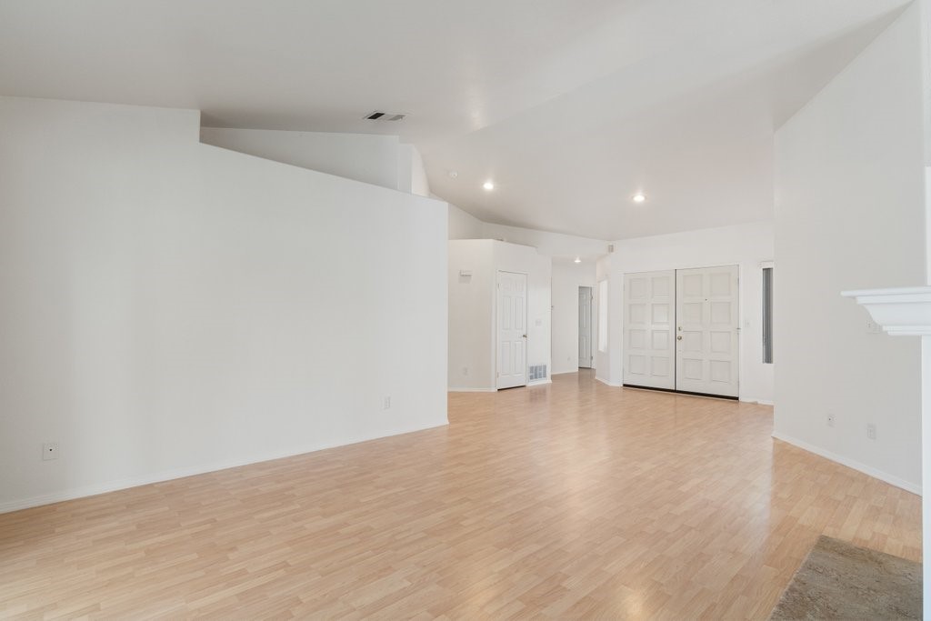 2699 Peach Tree St Property Photo 15