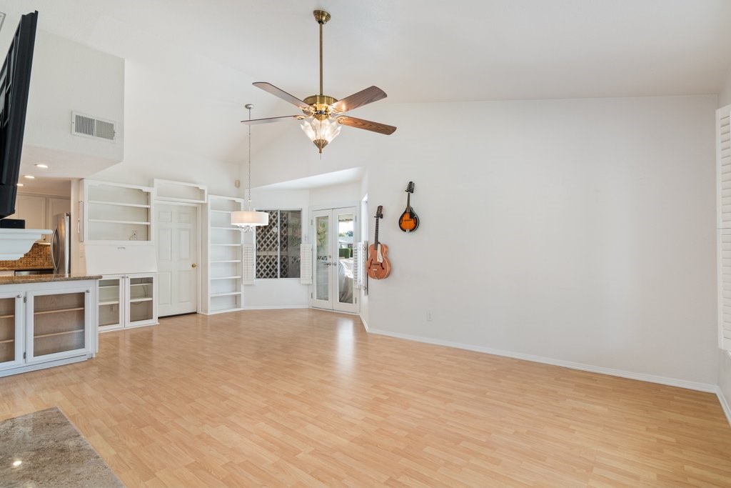 2699 Peach Tree St Property Photo 17