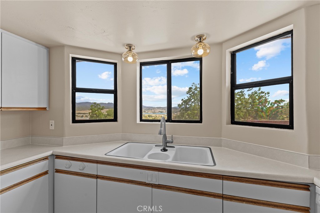40585 Lakeshore Boulevard Property Photo 13