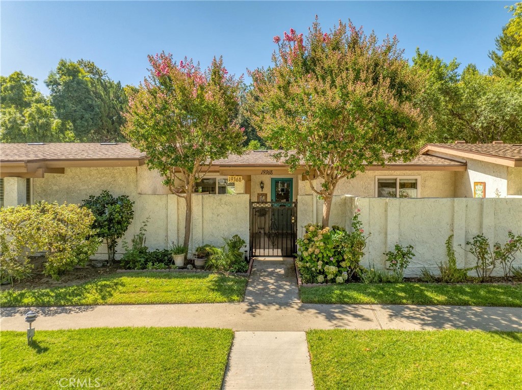 19368 Avenue Of The Oaks Property Photo 1