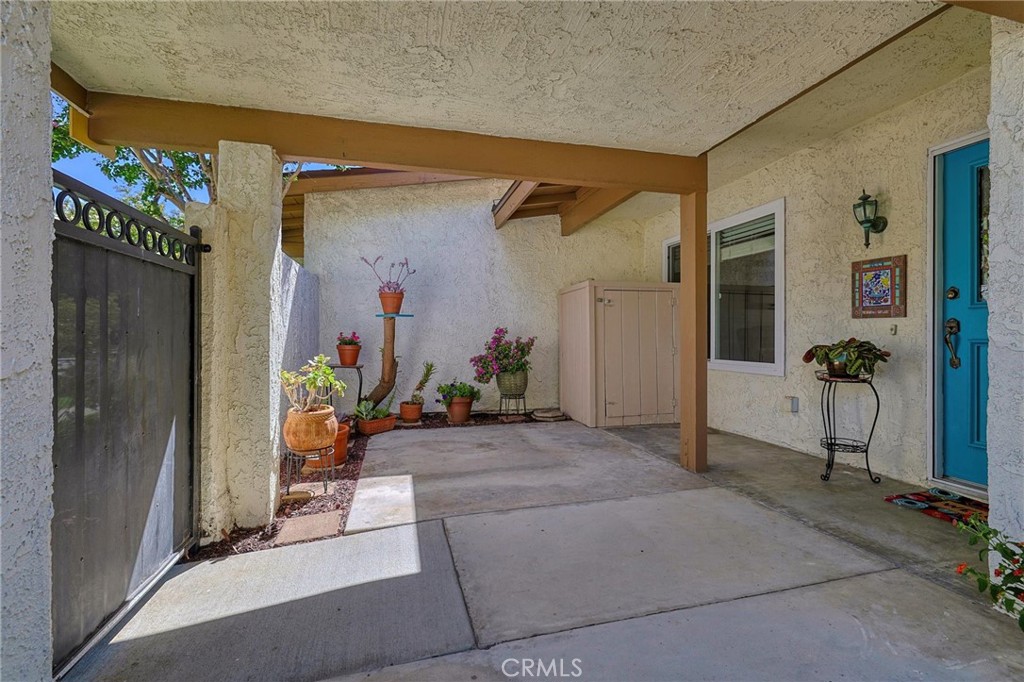 19368 Avenue Of The Oaks Property Photo 6