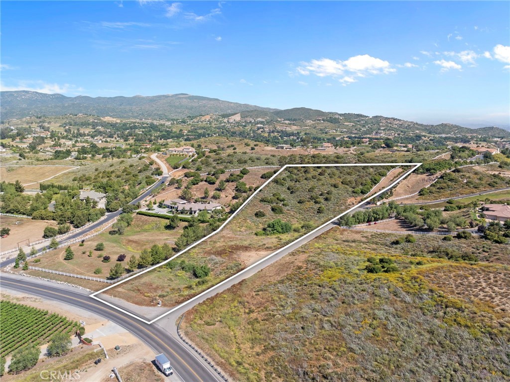 1 Avenida La Cresta Property Photo 1