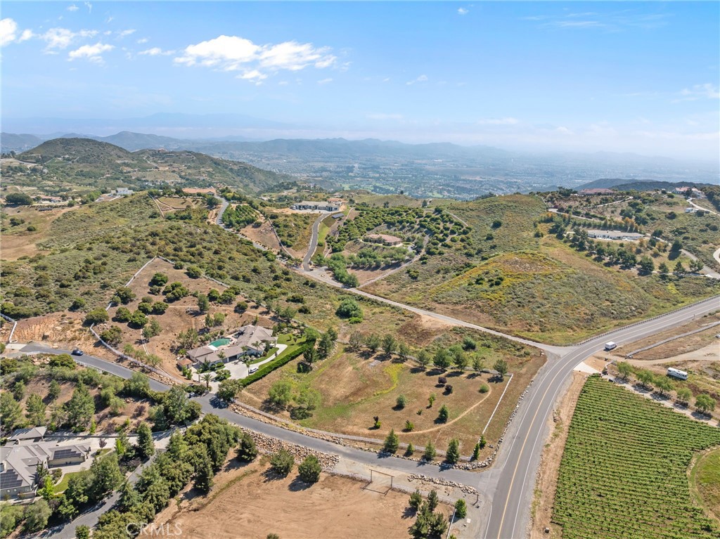 1 Avenida La Cresta Property Photo 5