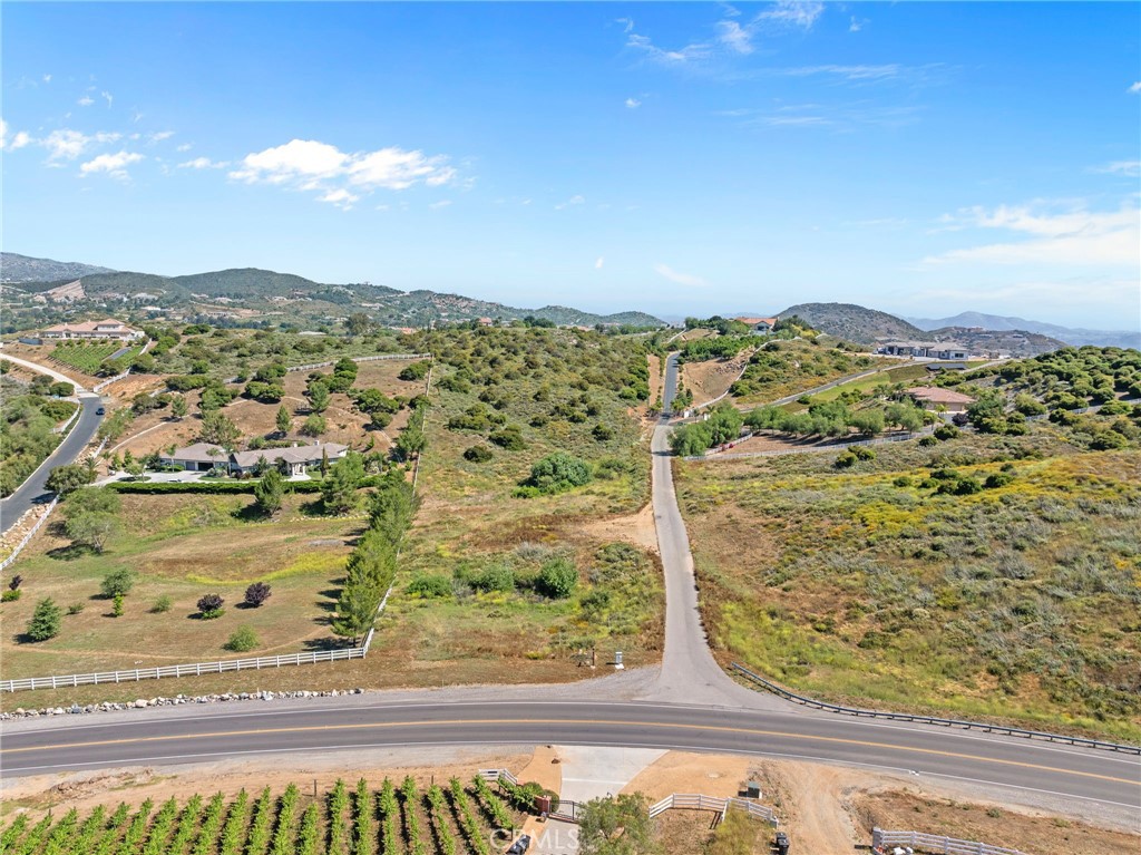 1 Avenida La Cresta Property Photo 9