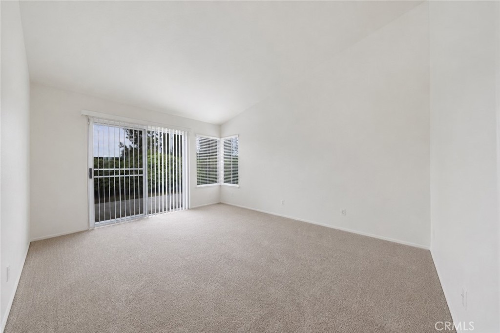 39560 Glenwood Court Property Photo 28