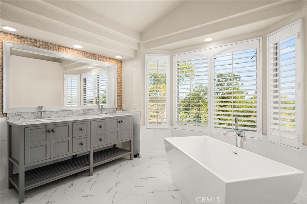 23715 Via Segovia Street Property Photo 48