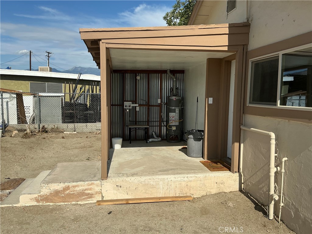 723 W 9th Property Photo 8