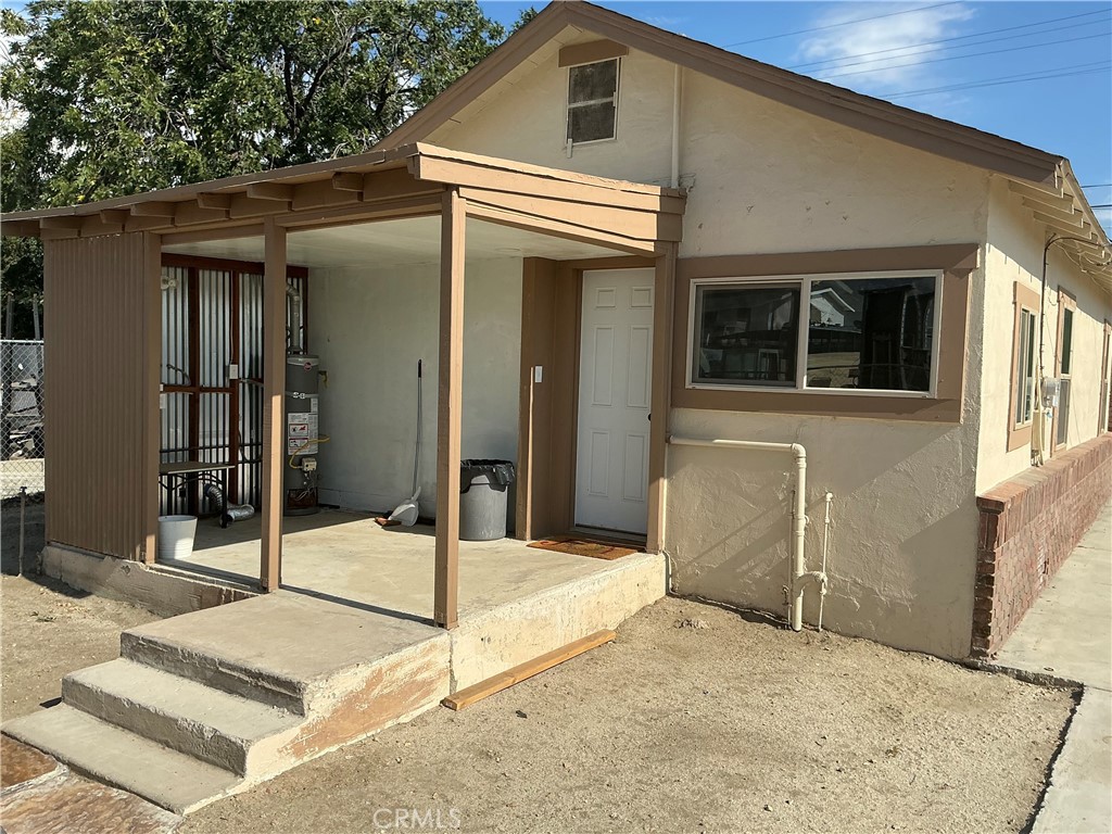 723 W 9th Property Photo 10