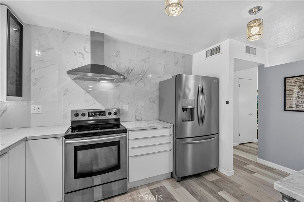 28640 Del Monte Property Photo 9
