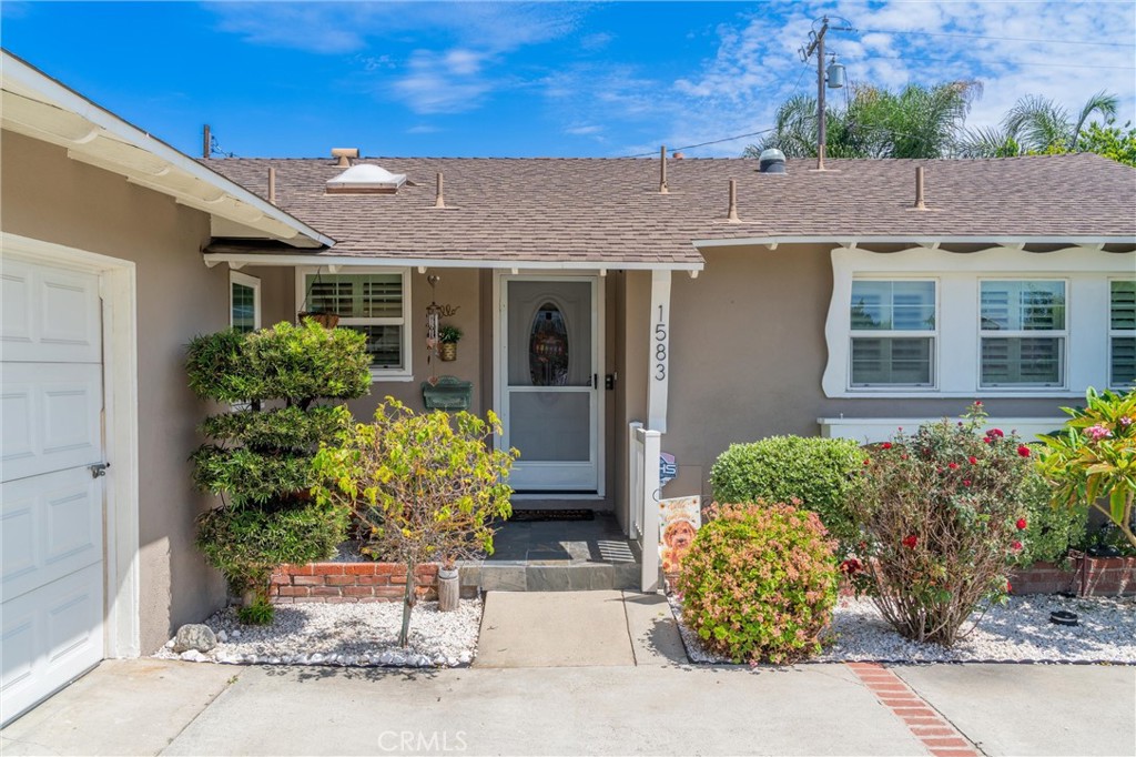 1583 W Cerritos Property Photo 2