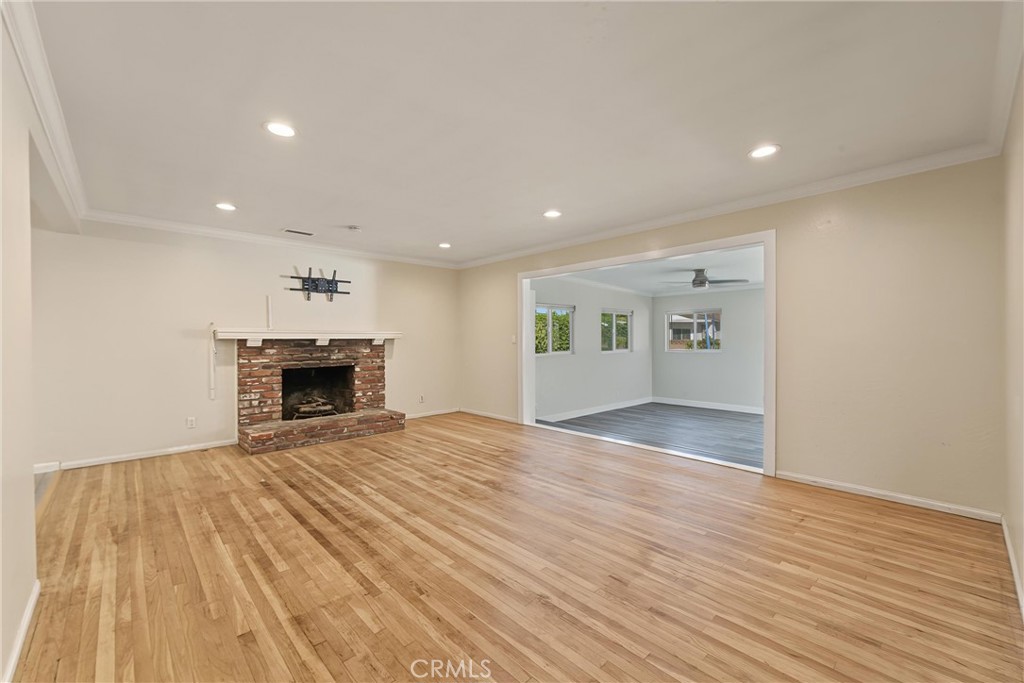 1583 W Cerritos Property Photo 6