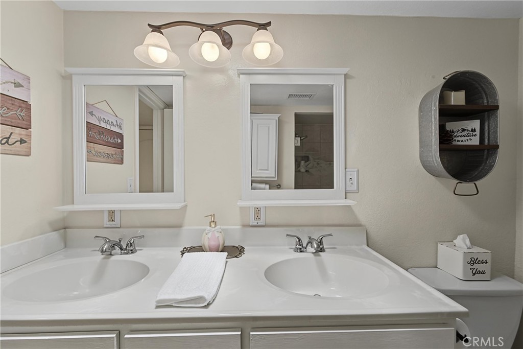 1583 W Cerritos Property Photo 26