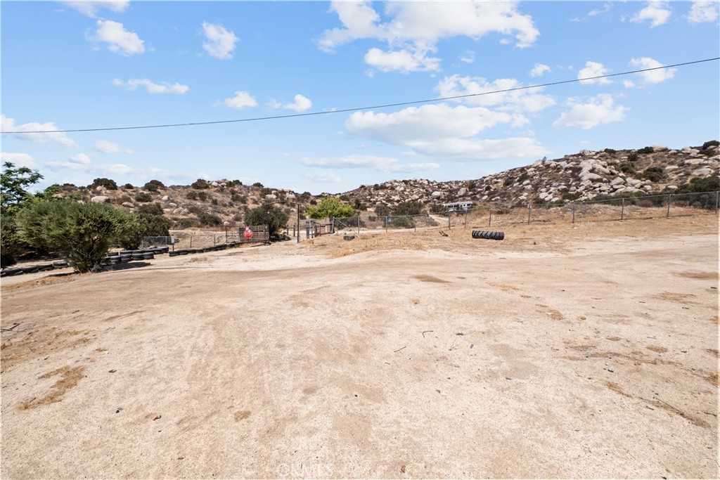 42965 Powerline Property Photo 21