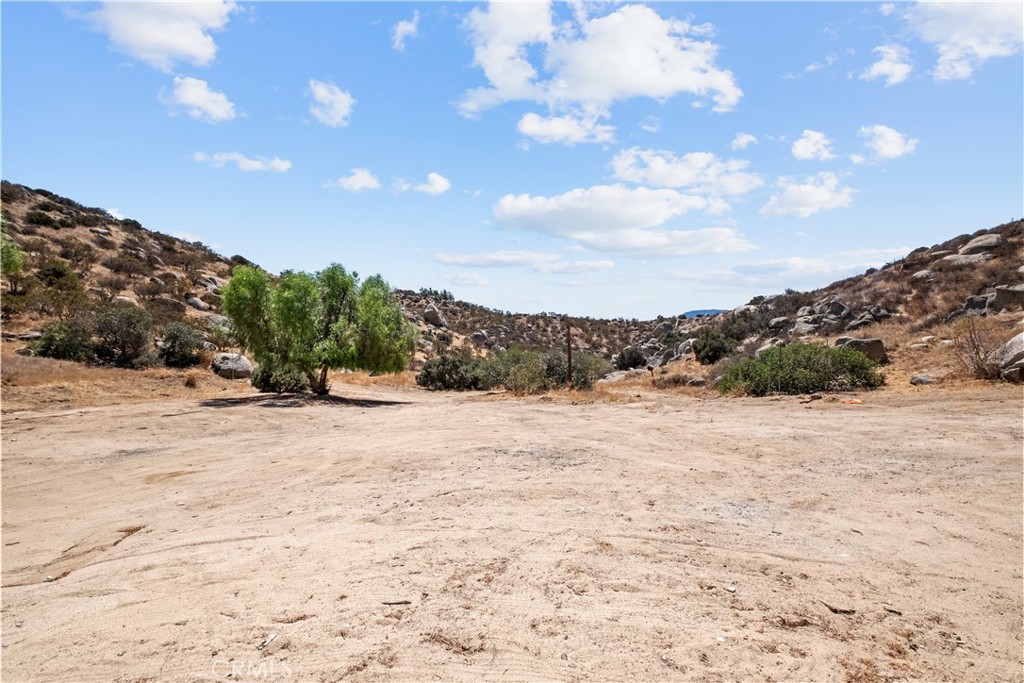 42965 Powerline Property Photo 42