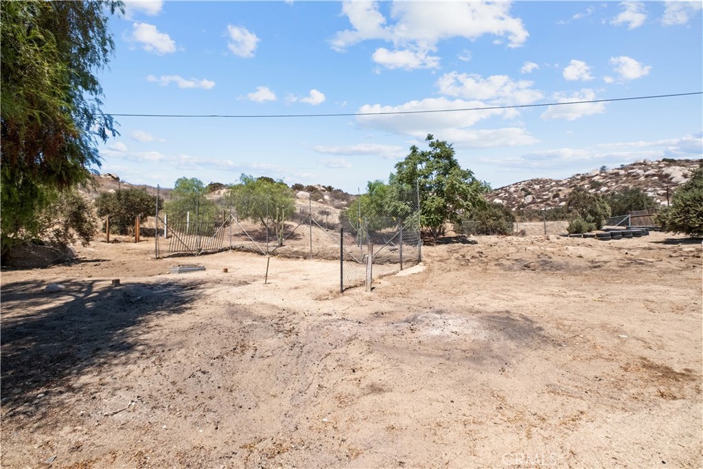 42965 Powerline Property Photo 44