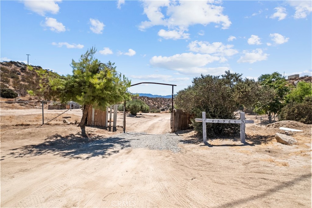 42965 Powerline Property Photo 46