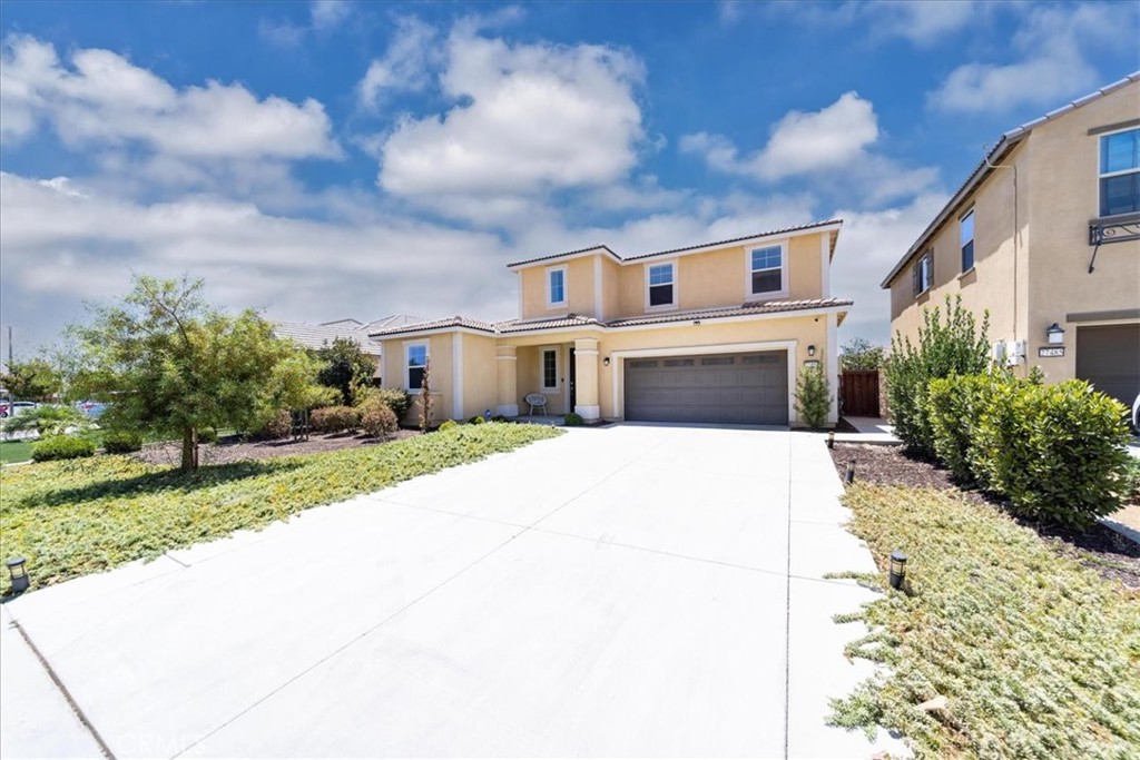 27497 Grand Teton Court Property Photo 4