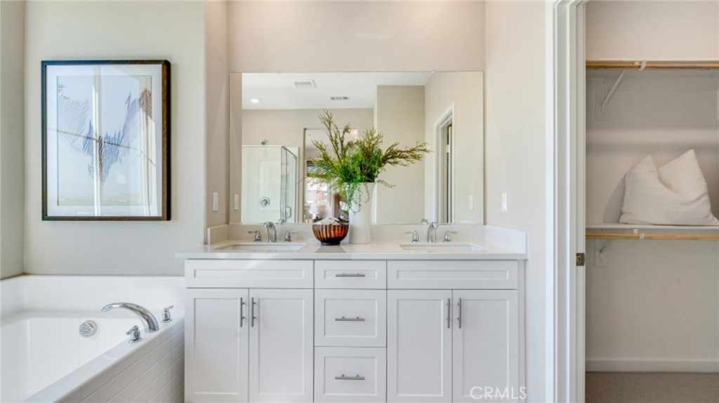 2853 E Amberley Privado Property Photo 12