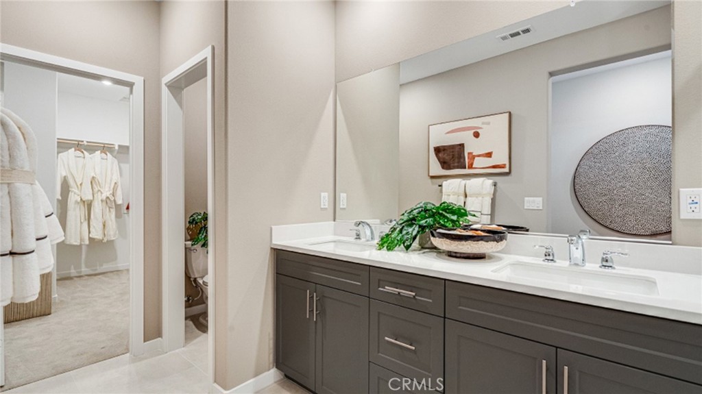 2857 E Amberley Privado Property Photo 11