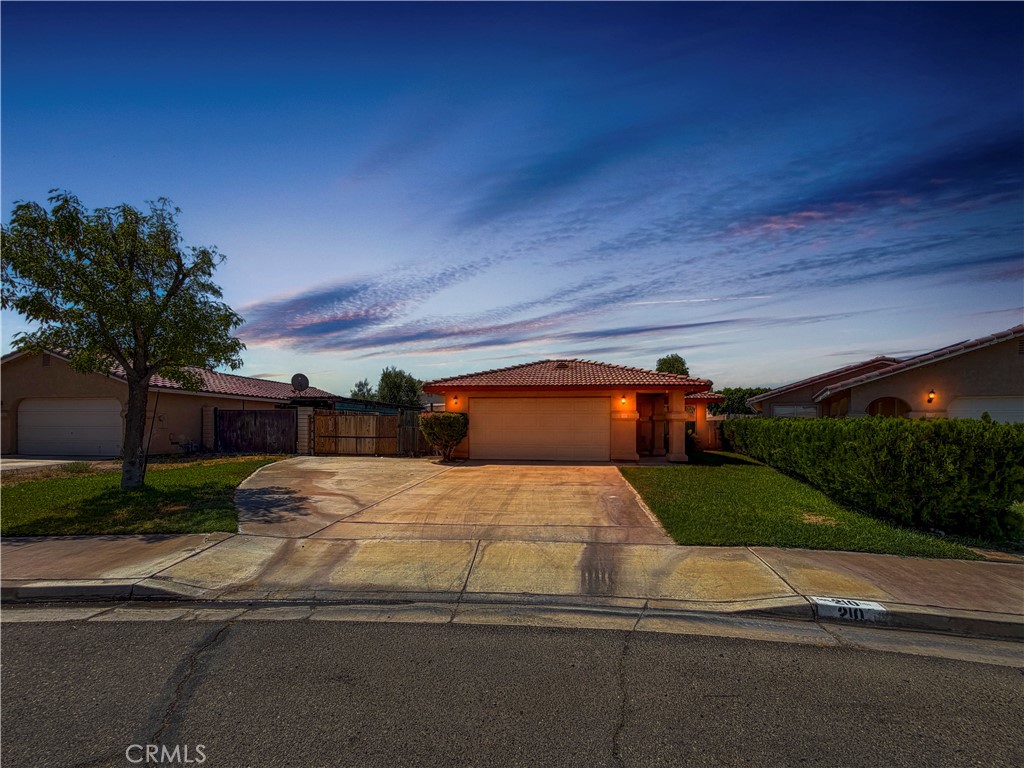 210 E Oasis Property Photo 1