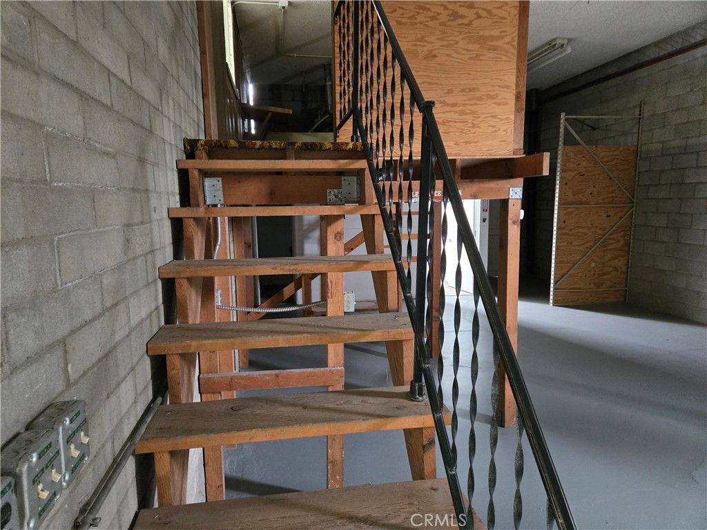 122 E Main Street E Property Photo 5