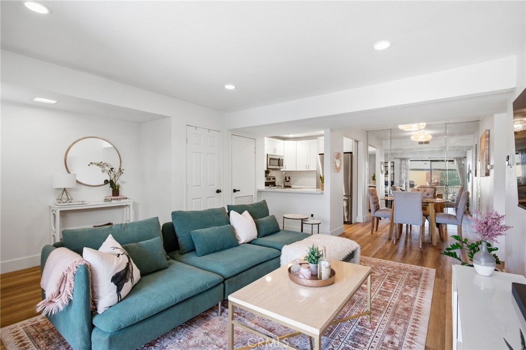 25671 Le Parc 33 Property Photo 1