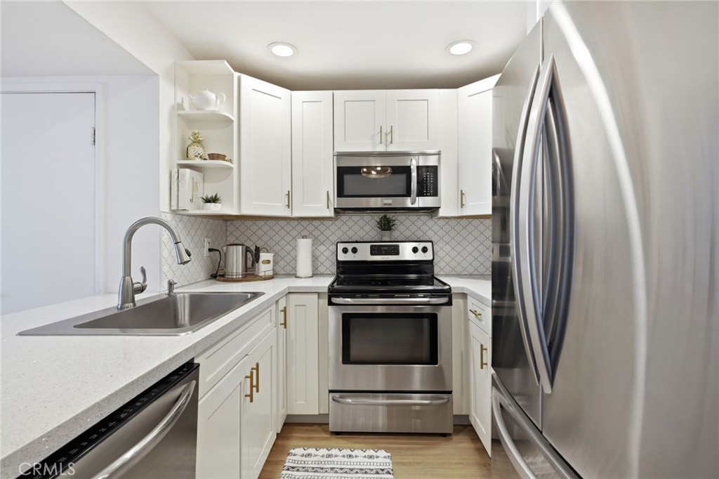 25671 Le Parc 33 Property Photo 2
