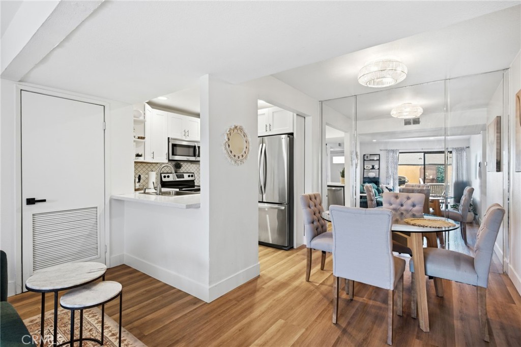 25671 Le Parc 33 Property Photo 3