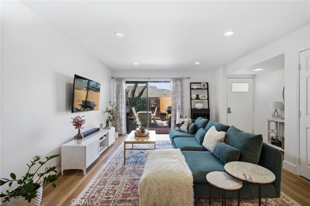25671 Le Parc 33 Property Photo 4