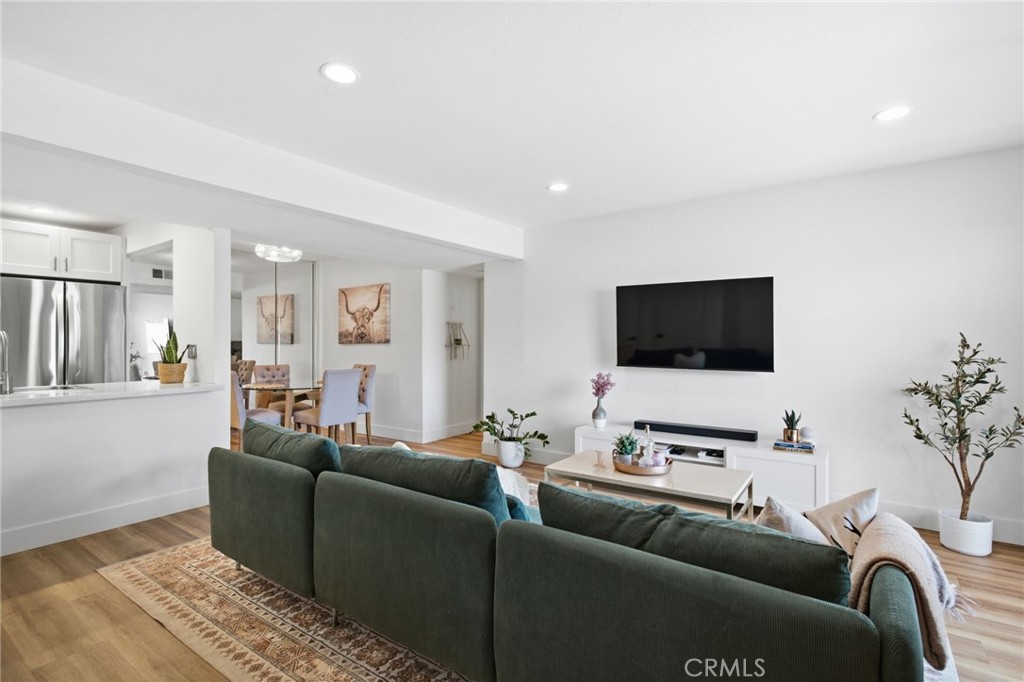 25671 Le Parc 33 Property Photo 6