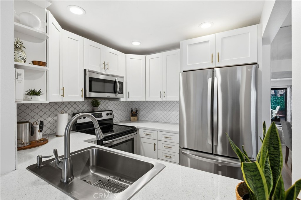 25671 Le Parc 33 Property Photo 7