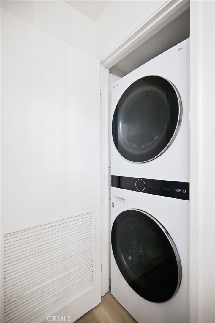 25671 Le Parc 33 Property Photo 13