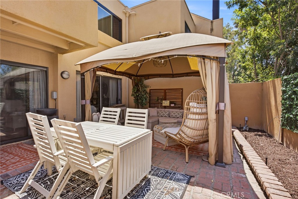 25671 Le Parc 33 Property Photo 16