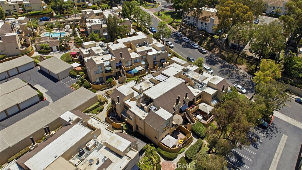 25671 Le Parc 33 Property Photo 18