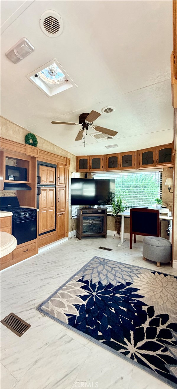 827 Deerwood Drive Property Photo 10